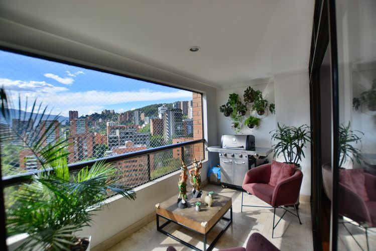 Apartamento de 3 alcobas en venta en La Florida, Medellín, 184 m² · foto 9 de 22