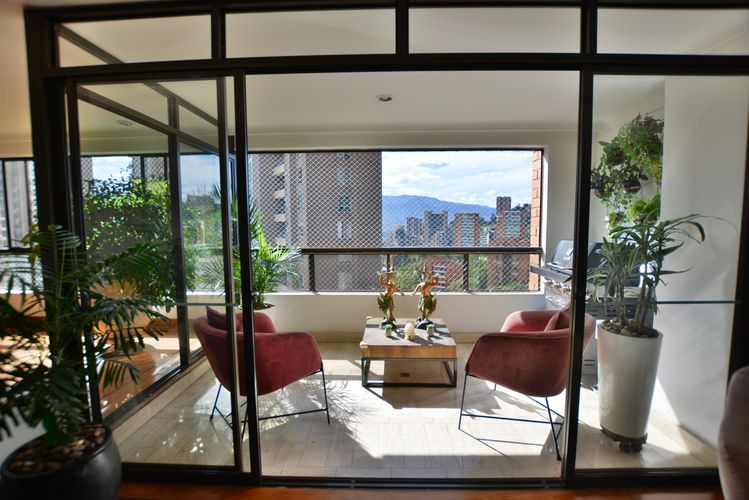 Apartamento de 3 alcobas en venta en La Florida, Medellín, 184 m² · foto 7 de 22