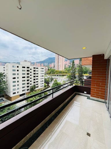 Apartamento en arriendo en La Florida, Medellín · foto 3 de 23