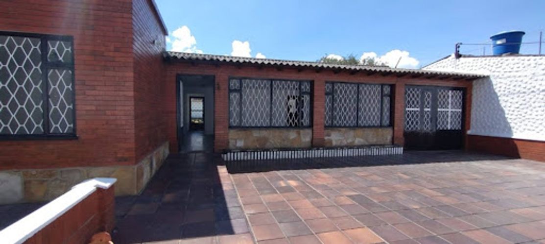 Casa de 5 alcobas en arriendo en Ub Calatrava, Chía, 526 m² · foto 2 de 23