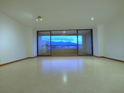 Apartamento en arriendo en Loma Benedictinos, Envigado · foto 5 de 16