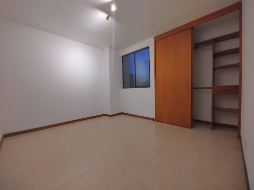 Apartamento en arriendo en Loma Benedictinos, Envigado · foto 9 de 16