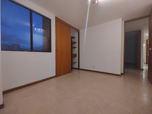 Apartamento en arriendo en Loma Benedictinos, Envigado · foto 11 de 16