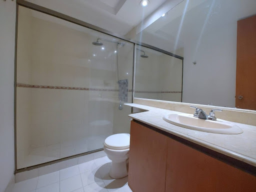 Apartamento en arriendo en Loma Benedictinos, Envigado · foto 14 de 16