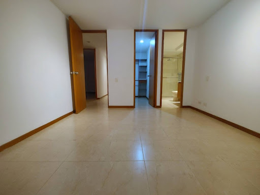 Apartamento en arriendo en Loma Benedictinos, Envigado · foto 15 de 16