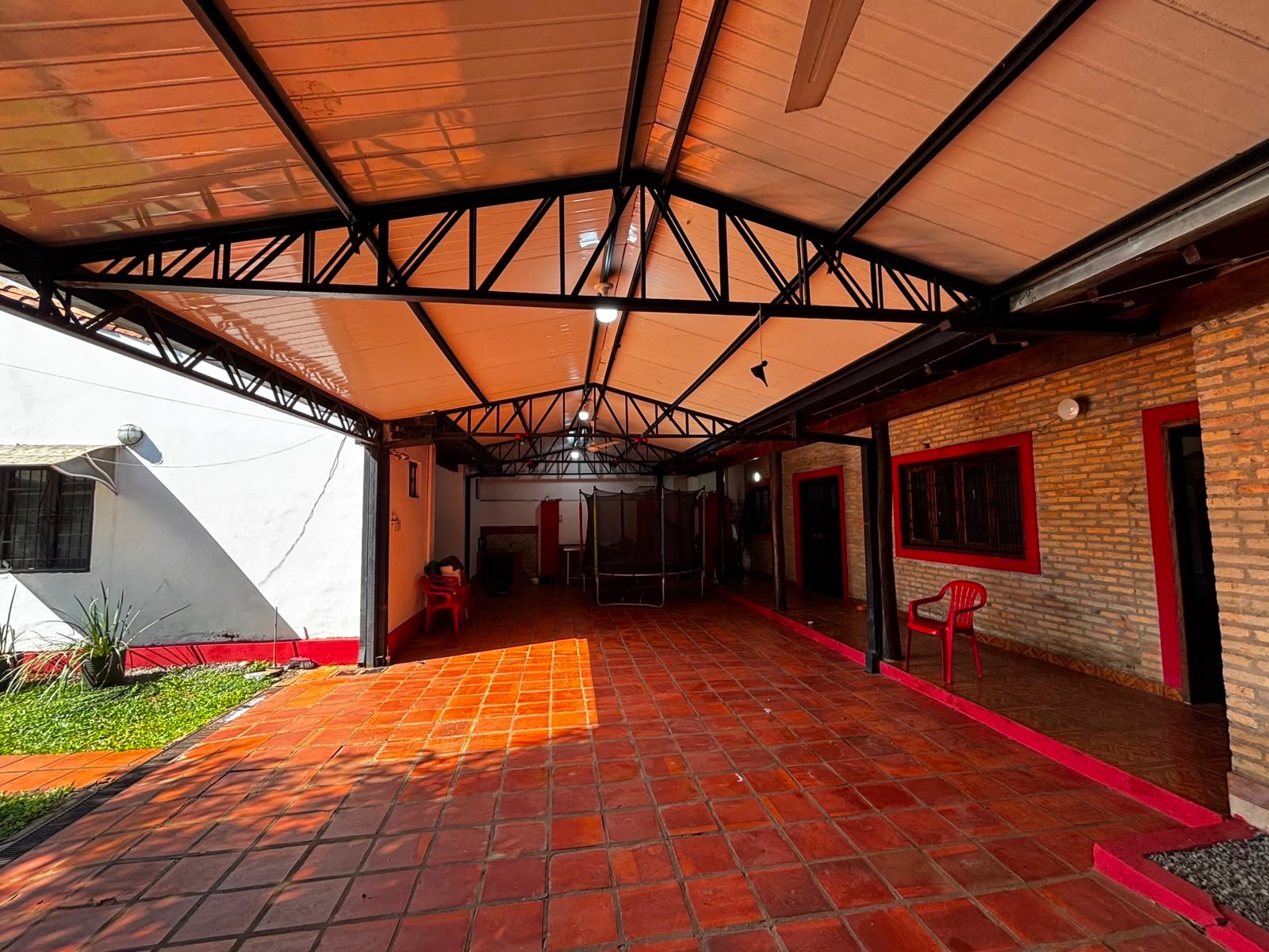 Exclusiva Propiedad en el Corazón de Laurelty, Luque: Tu Oasis de Lujo y Confort. — foto 3