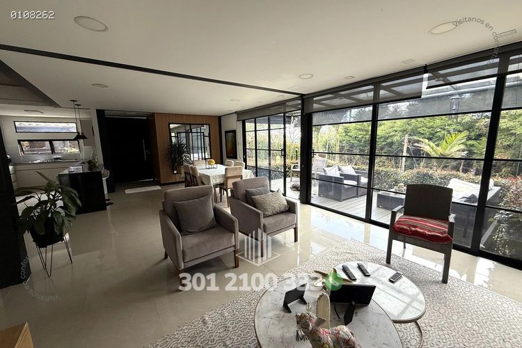 Casa de 4 alcobas en arriendo en Perico, Envigado, 220 m² · foto 4 de 24