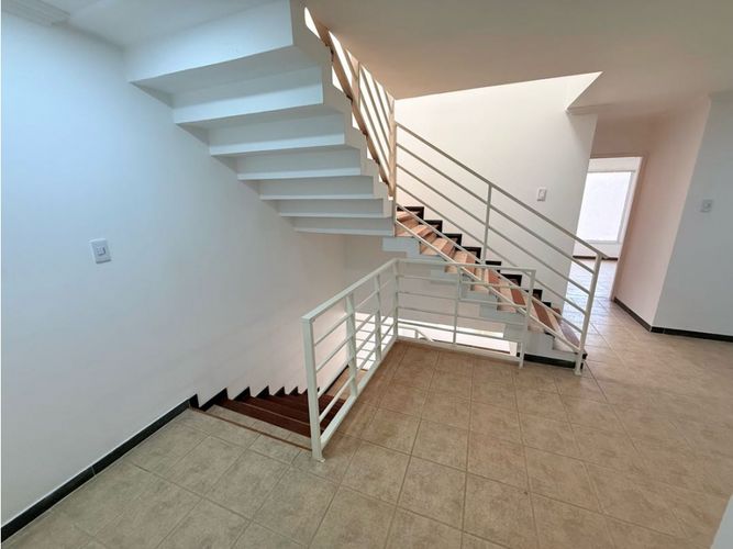 Casa de 8 alcobas en venta en Caney, Cali, 90 m² · foto 9 de 24