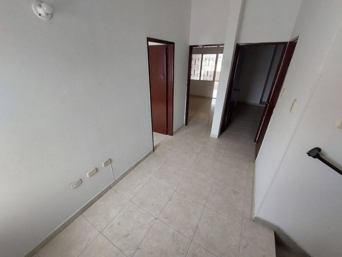 Casa de 4 alcobas en venta en Molinos Altos, Floridablanca, 256 m² · foto 9 de 18