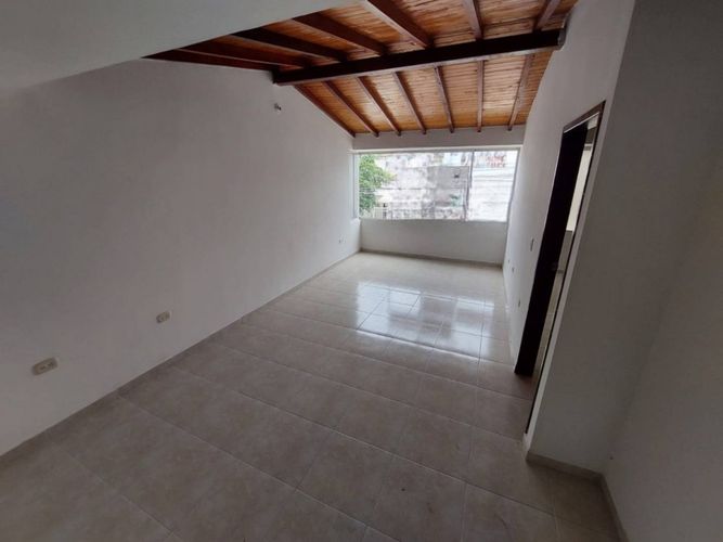 Casa de 4 alcobas en venta en Molinos Altos, Floridablanca, 256 m² · foto 10 de 18