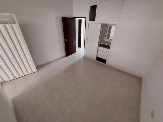 Casa de 4 alcobas en venta en Molinos Altos, Floridablanca, 256 m² · foto 14 de 18