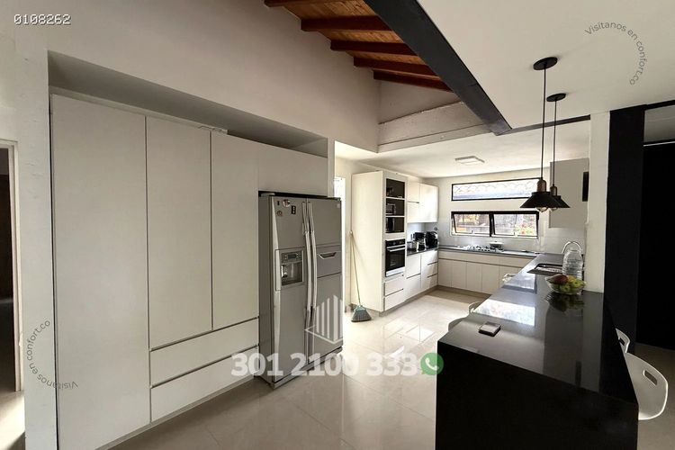 Casa de 4 alcobas en arriendo en Perico, Envigado, 220 m² · foto 10 de 24