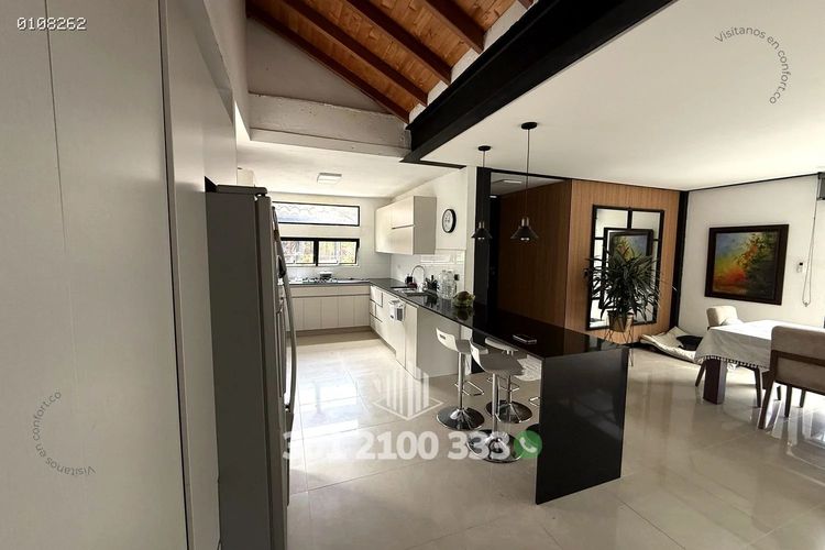 Casa de 4 alcobas en arriendo en Perico, Envigado, 220 m² · foto 12 de 24