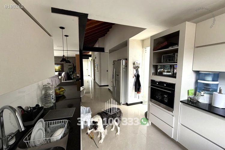 Casa de 4 alcobas en arriendo en Perico, Envigado, 220 m² · foto 13 de 24