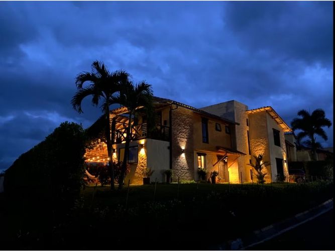 Casa de 5 alcobas en venta en Kerman, Armenia, 398 m² · foto 2 de 21