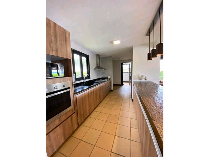 Casa de 5 alcobas en venta en Kerman, Armenia, 398 m² · foto 13 de 21