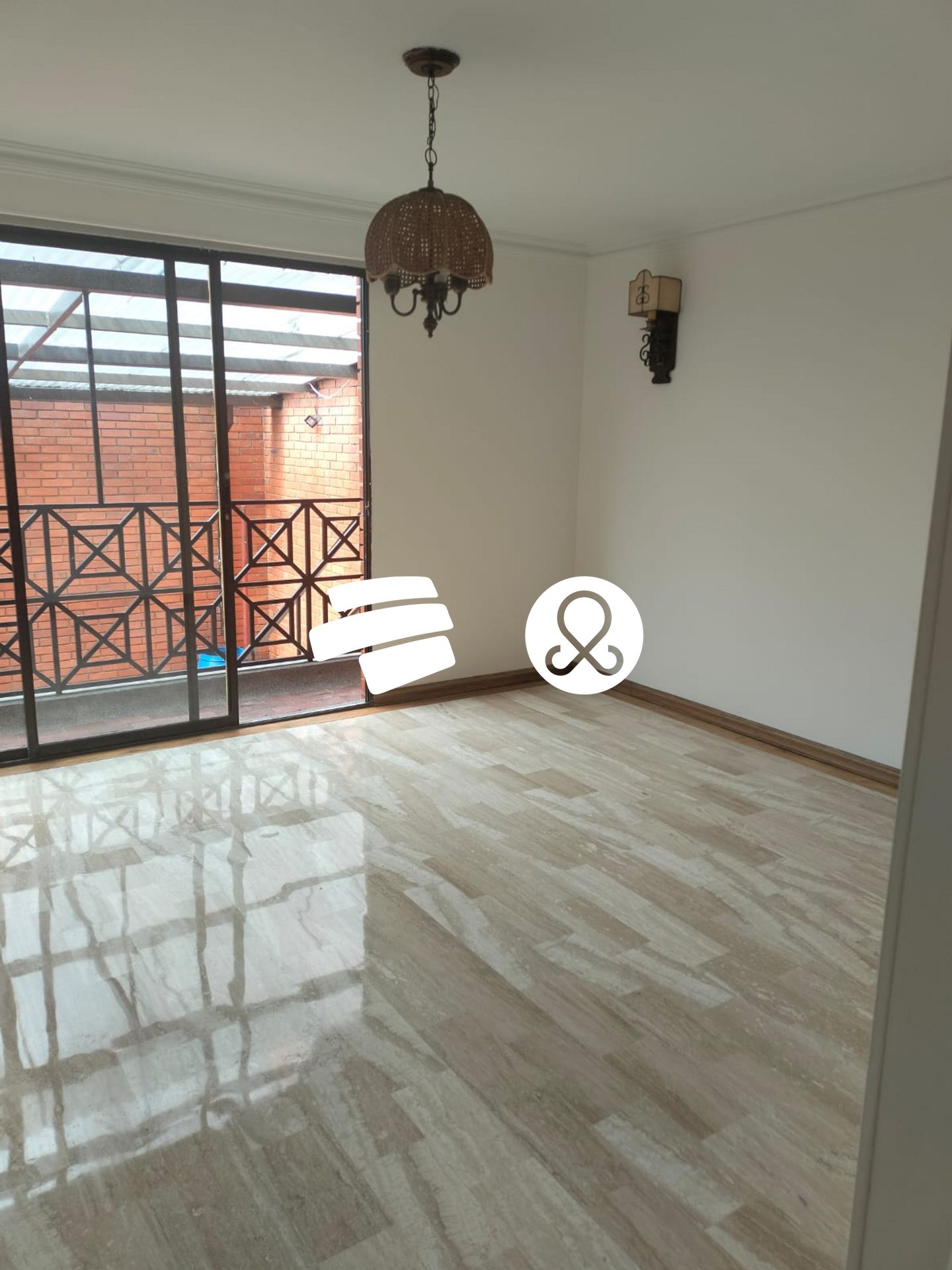Casa en venta en Chicó Navarra, Bogotá · foto 3 de 24