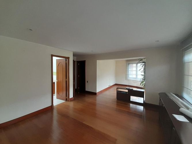 Apartamento de 3 alcobas en venta en La Cabrera, Bogotá, 441 m² · foto 12 de 24