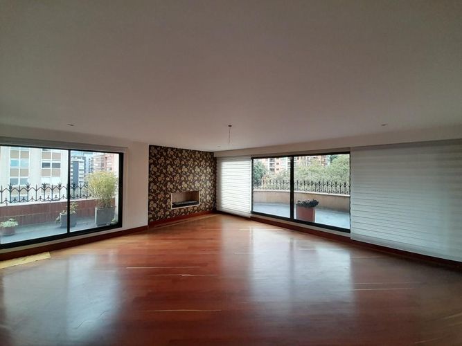 Apartamento de 3 alcobas en venta en La Cabrera, Bogotá, 441 m² · foto 14 de 24