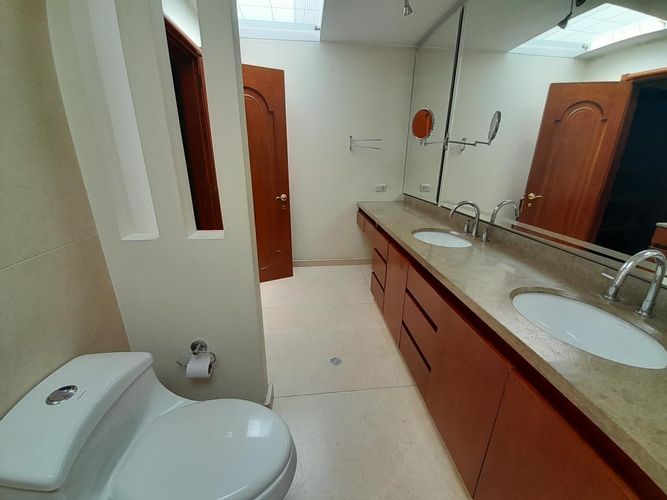 Apartamento de 3 alcobas en venta en La Cabrera, Bogotá, 441 m² · foto 21 de 24