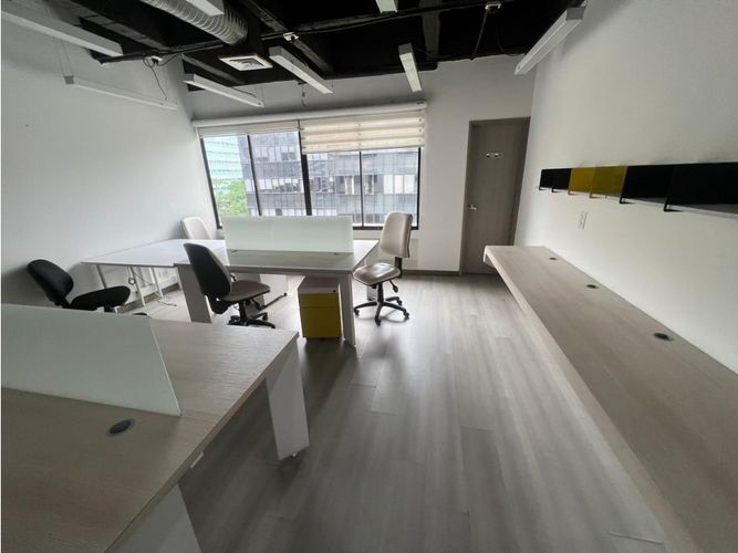 Oficina en arriendo en Milla De Oro, Medellín, 49 m² · foto 2 de 7
