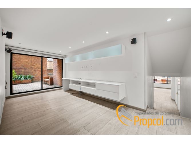 Apartamento de 3 alcobas en venta en Los Rosales, Bogotá, 214 m² · foto 9 de 18