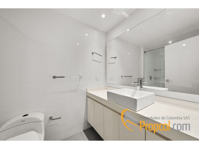 Apartamento de 3 alcobas en venta en Los Rosales, Bogotá, 214 m² · foto 11 de 18