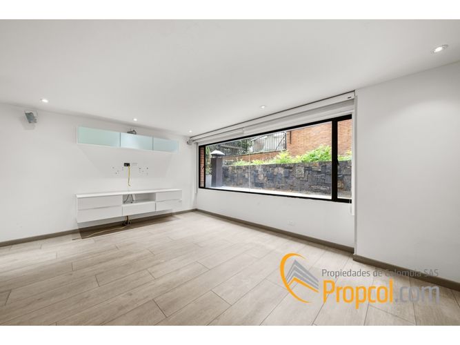 Apartamento de 3 alcobas en venta en Los Rosales, Bogotá, 214 m² · foto 15 de 18