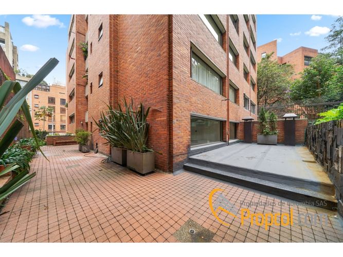 Apartamento de 3 alcobas en venta en Los Rosales, Bogotá, 214 m² · foto 18 de 18
