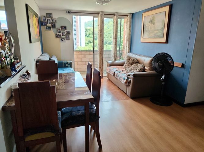 Apartamento en venta en Loma De Los Bernal, Medellín · foto 3 de 17