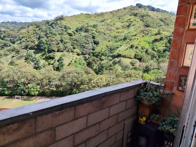 Apartamento en venta en Loma De Los Bernal, Medellín · foto 17 de 17