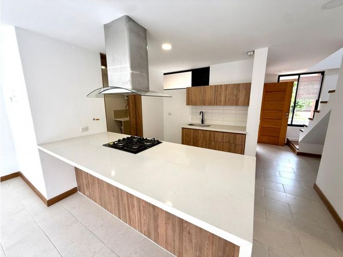 Casa de 3 alcobas en venta en La Ceja, 136 m² · foto 3 de 14