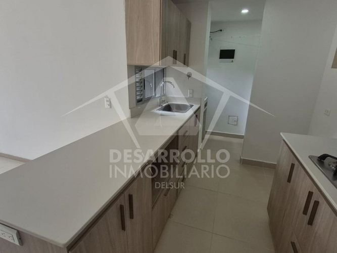 Apartamento de 3 alcobas en venta en La Macarena, Rionegro, 65 m² · foto 2 de 17