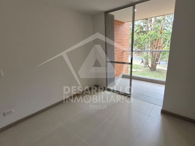 Apartamento de 3 alcobas en venta en La Macarena, Rionegro, 65 m² · foto 4 de 17