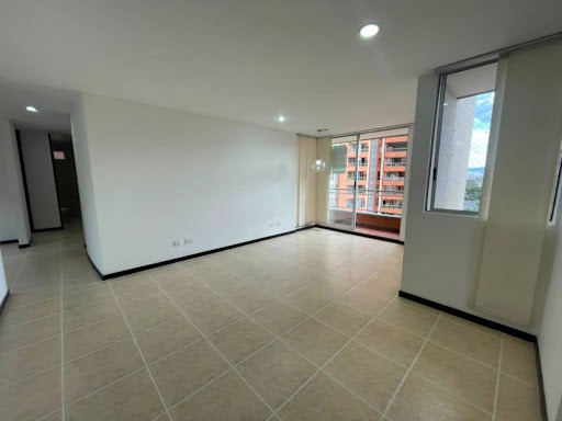 Apartamento en arriendo en Villa Carlota, Medellín · foto 2 de 18