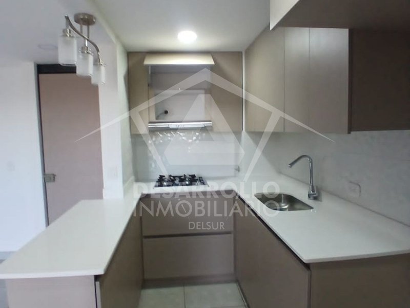 Apartamento en venta en Cuatro Esquinas, Marinilla · foto 2 de 9
