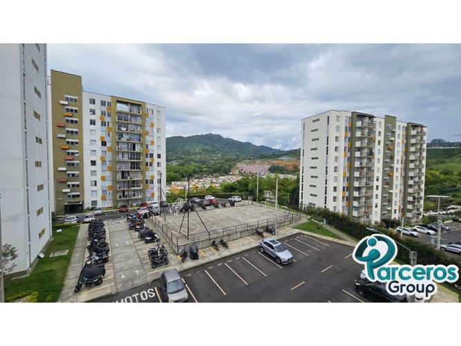 Apartamento de 3 alcobas en venta en Ub. La Giralda, Dosquebradas, 52 m² · foto 2 de 15