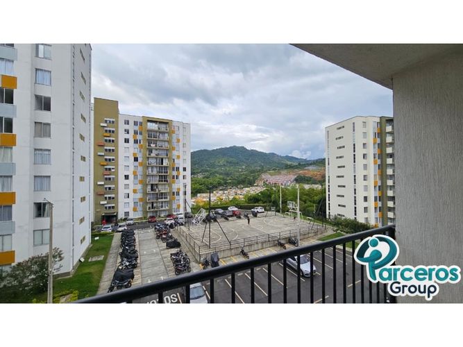 Apartamento de 3 alcobas en venta en Ub. La Giralda, Dosquebradas, 52 m² · foto 3 de 15