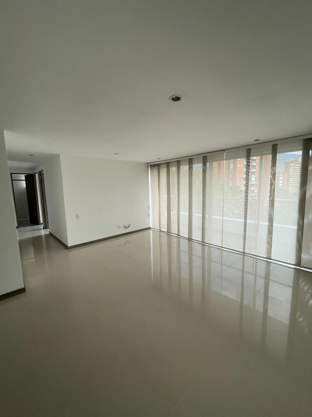 Apartamento en venta en Loma Del Esmeraldal, Envigado · foto 4 de 24