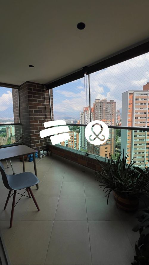 Apartamento en venta en El Poblado, Medellín · foto 2 de 19