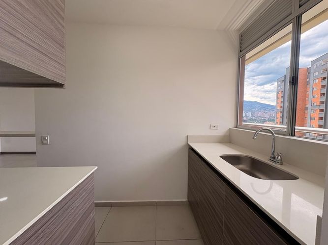 Apartamento de 3 alcobas en arriendo en Maria Auxiliadora, Sabaneta, 75 m² · foto 7 de 18