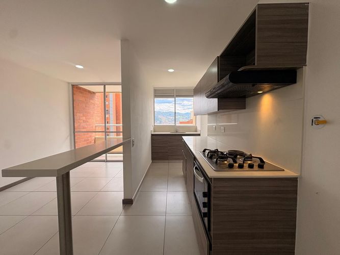 Apartamento de 3 alcobas en arriendo en Maria Auxiliadora, Sabaneta, 75 m² · foto 2 de 18