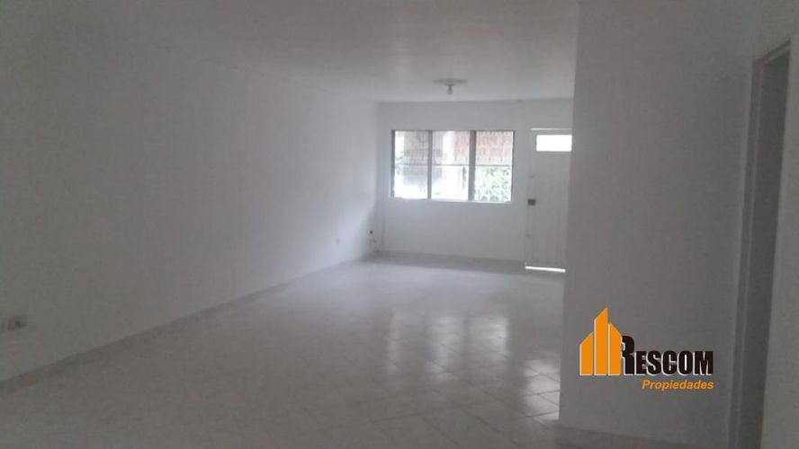 Casa de 5 alcobas en venta en Calasanz, Medellín, 196 m² · foto 3 de 19