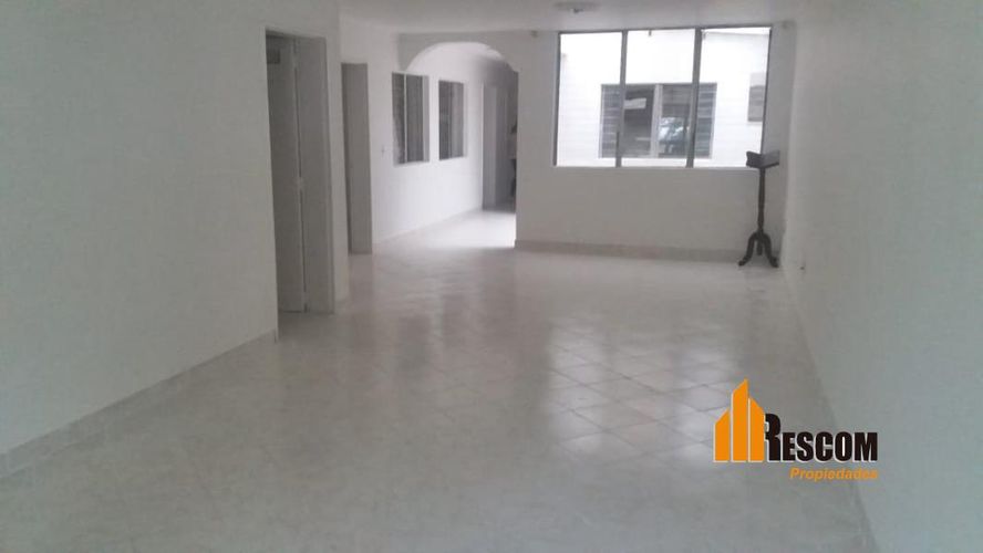 Casa de 5 alcobas en venta en Calasanz, Medellín, 196 m² · foto 4 de 19