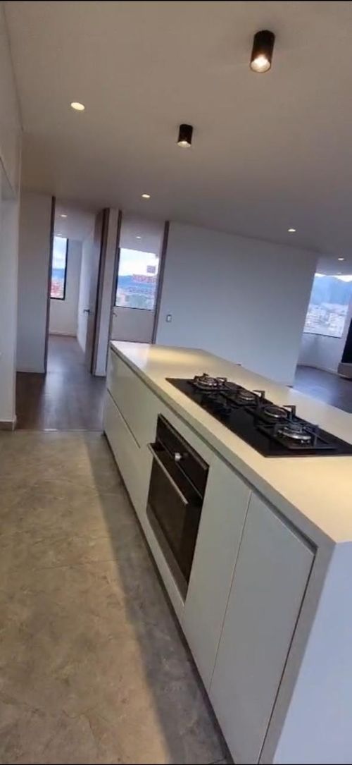 Apartamento de 4 alcobas en arriendo en Quinta Paredes, Bogotá, 260 m² · foto 5 de 19