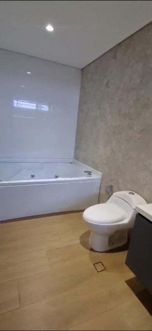 Apartamento de 4 alcobas en arriendo en Quinta Paredes, Bogotá, 260 m² · foto 12 de 19