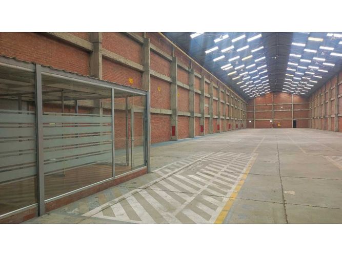Bodega en arriendo en Siberia, Cota, 2020 m² · foto 3 de 9