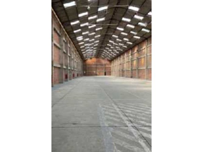 Bodega en arriendo en Siberia, Cota, 2020 m² · foto 8 de 9