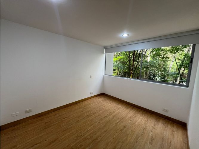 Apartamento de 2 alcobas en arriendo en Los Balsos, Medellín, 84 m² · foto 4 de 12