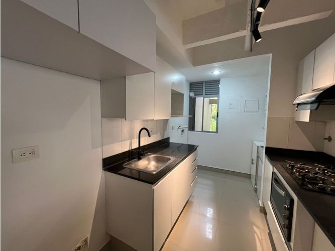 Apartamento de 2 alcobas en arriendo en Los Balsos, Medellín, 84 m² · foto 11 de 12